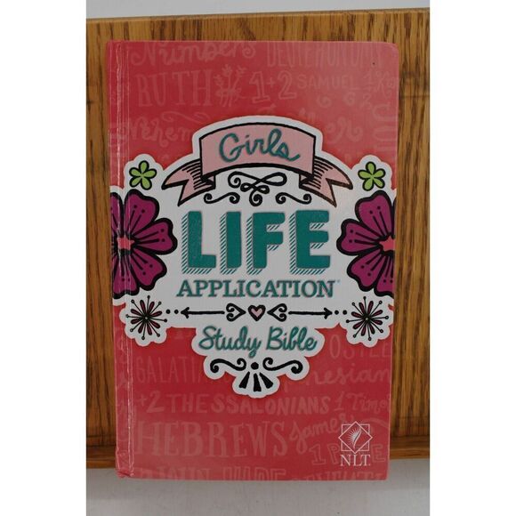 Girls Life Application by Tyndale House Publishers Staff (2016, Hardcover) - Picture 1 of 6